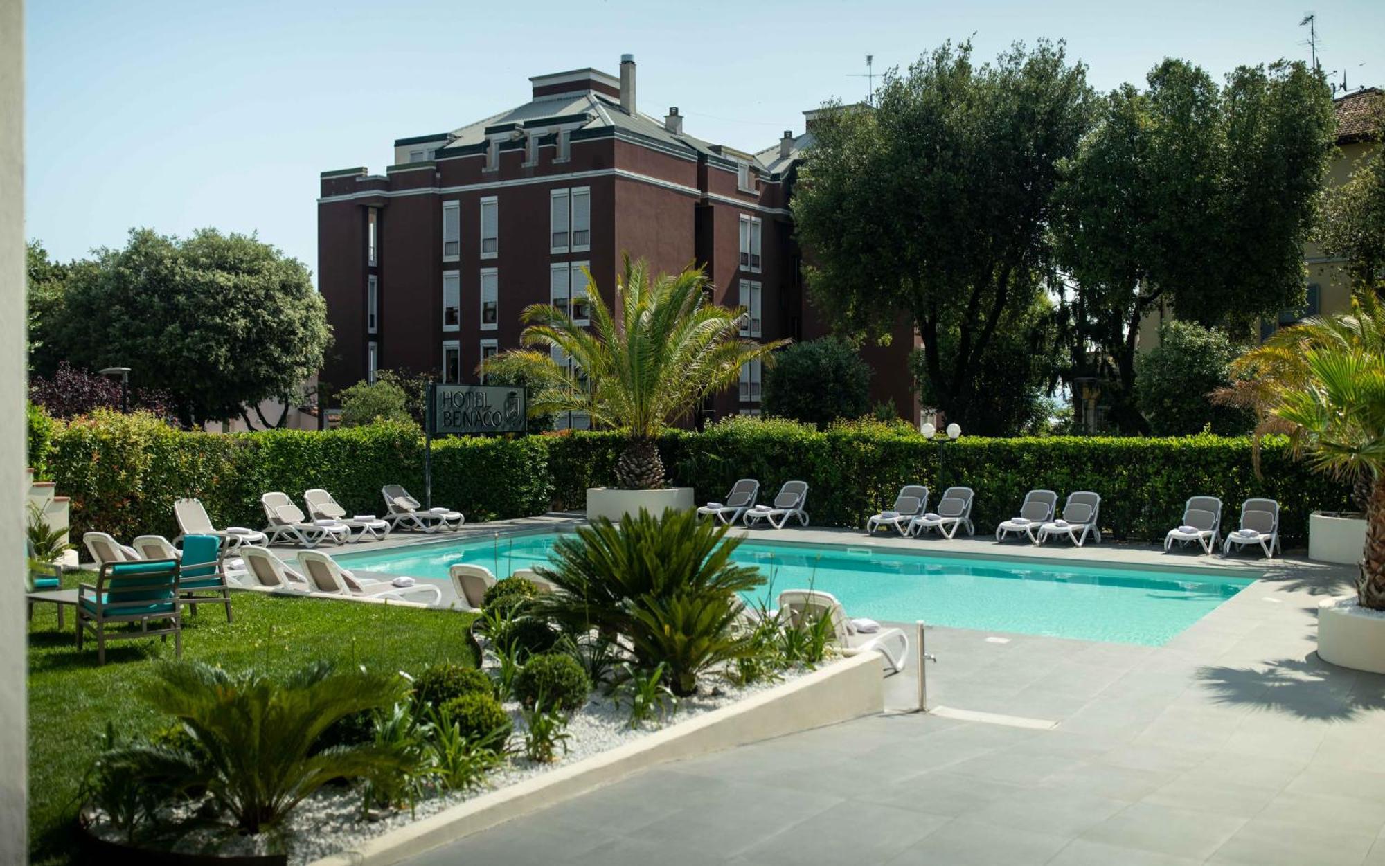 Hotel Benaco Desenzano del Garda Exterior photo